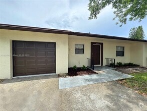 Building Photo - 6633 N Parkway Dr