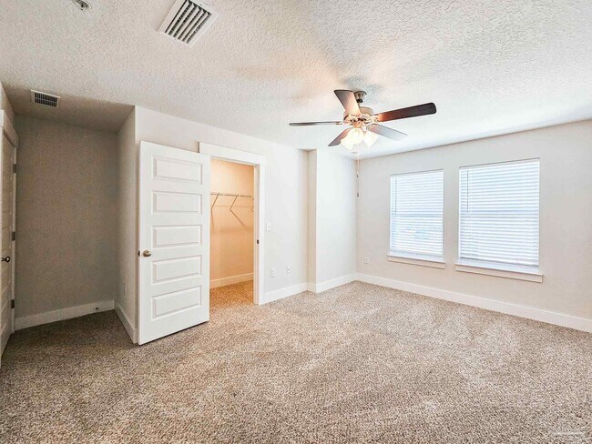 Foto del edificio - 1463 Iroquois Ct