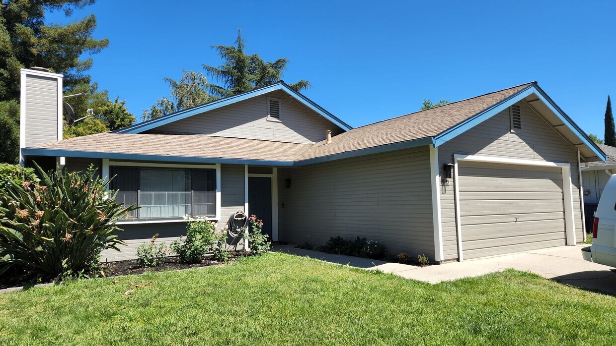 Primary Photo - Wonderful 3 bedroom/2 bath home