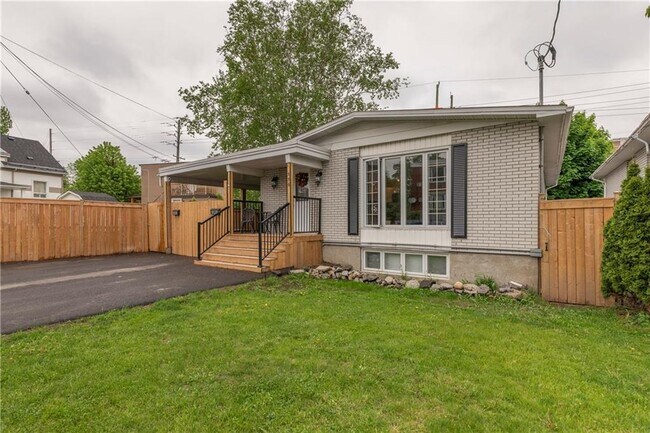 Photo du bâtiment - 356 Shakespeare St