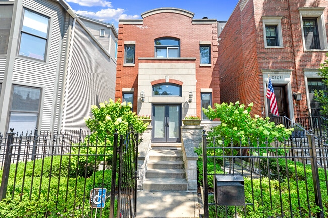 Building Photo - 2725 N Magnolia Ave