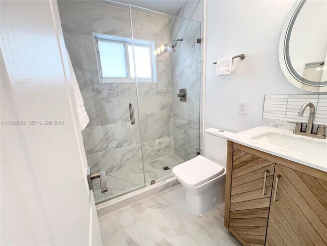 Foto del edificio - 2827 SW 24th St