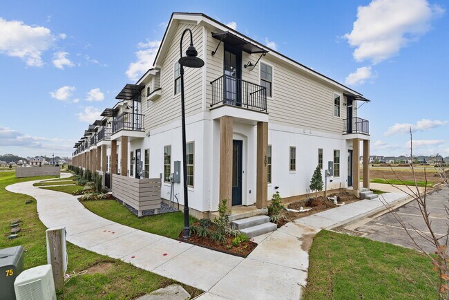 Foto del edificio - 300 Sandstone Ave