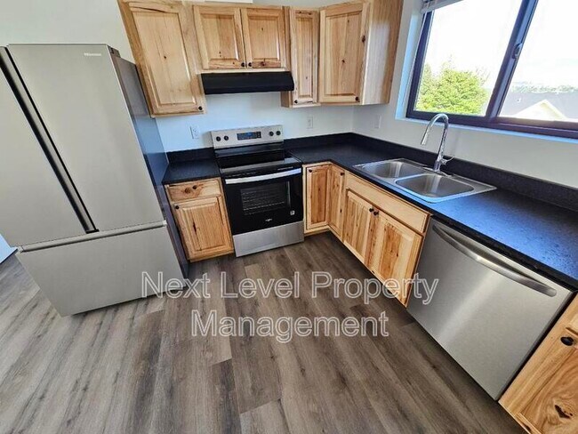 Foto del edificio - 1002 Hillside Ct