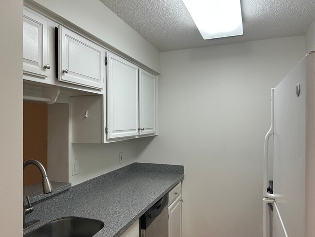 Building Photo - 5317 Ravens Crest Dr