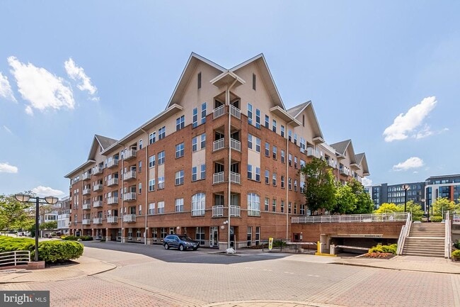 Building Photo - 23 Pierside Dr