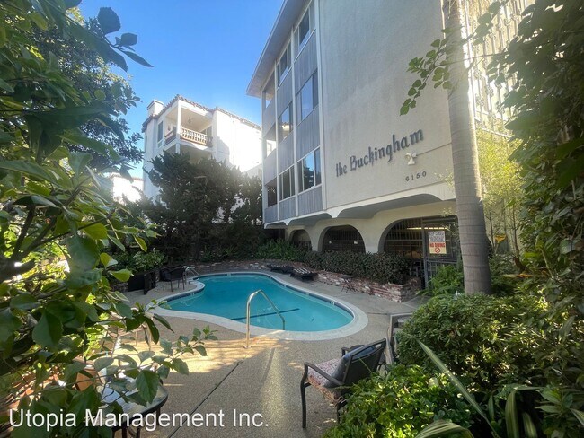Foto del edificio - 1 br, 1 bath House - 6150 Buckingham Pkwy ...