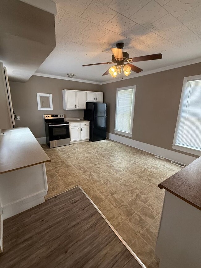 Foto del edificio - 1303 E Jackson St