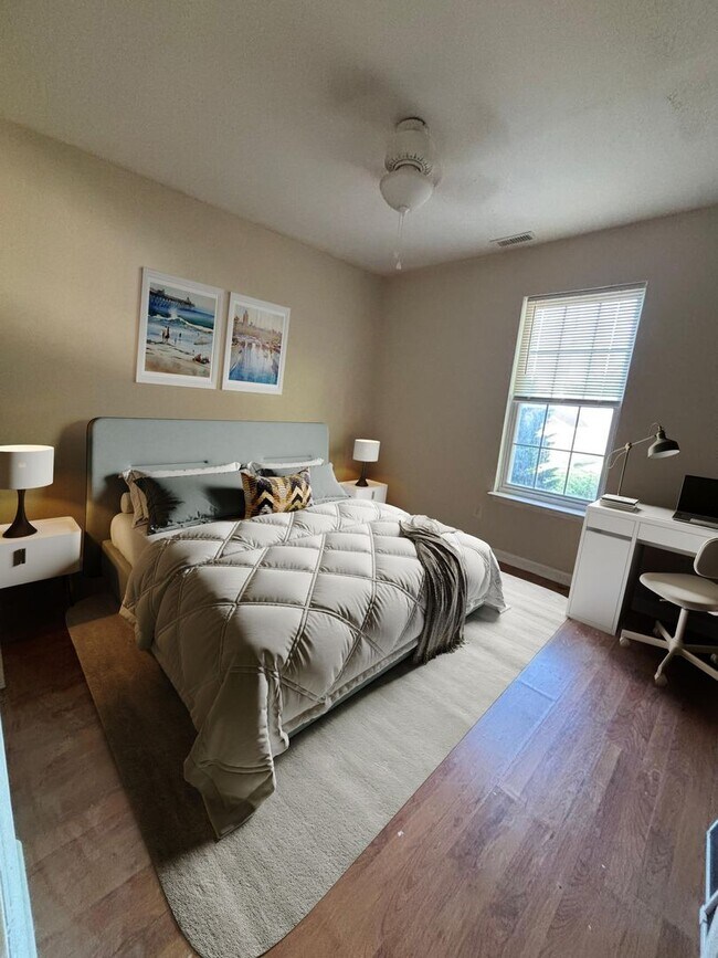 Building Photo - 2BR Condo – Close to UNCW, Wrightsville Be...