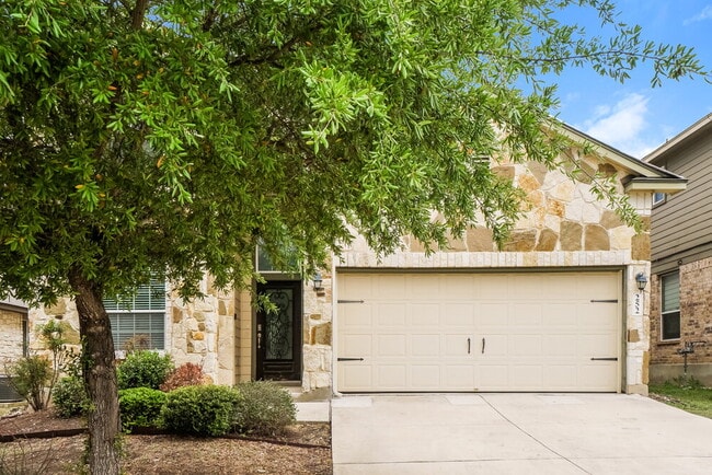 Building Photo - 252 Oak Creek Way