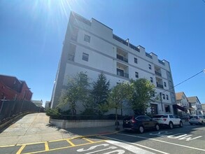 Building Photo - 517 74th St