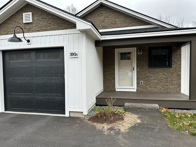 Foto del edificio - 393 Pleasant Valley Rd