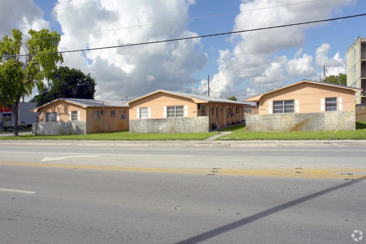 Foto del edificio - 4400 Palm Ave