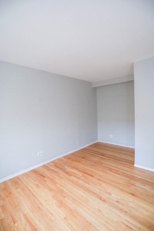 Foto del edificio - 2828 N Cambridge Ave