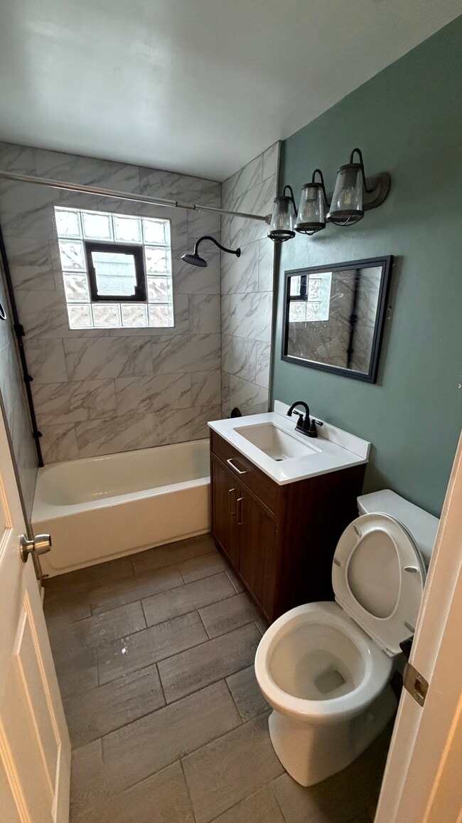 Foto del edificio - 456 Oglesby Ave