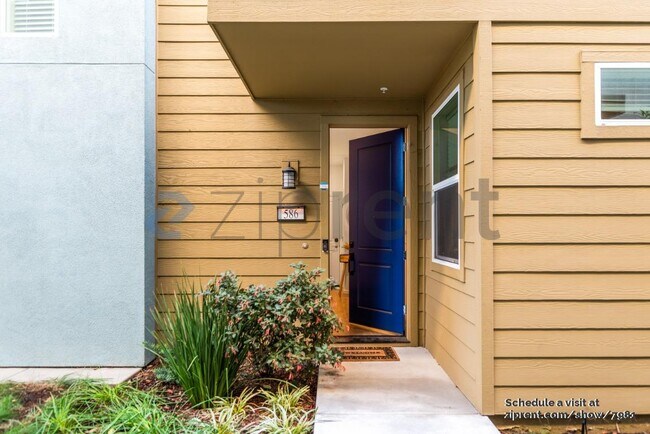Foto del edificio - 586 Jayne Ct