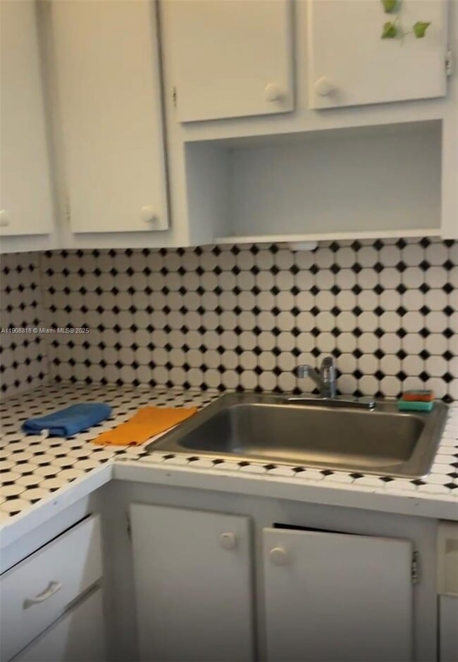 Building Photo - 16851 NE 23rd Ave