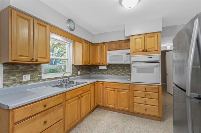 Foto del edificio - 2368 Cecelia Ln