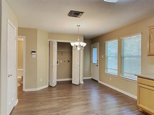 Foto del edificio - 3413 Stratford Ln