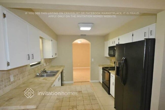 Foto del edificio - 885 Rayston St