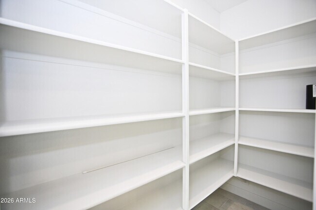 Foto del edificio - 745 W Sparrow Dr
