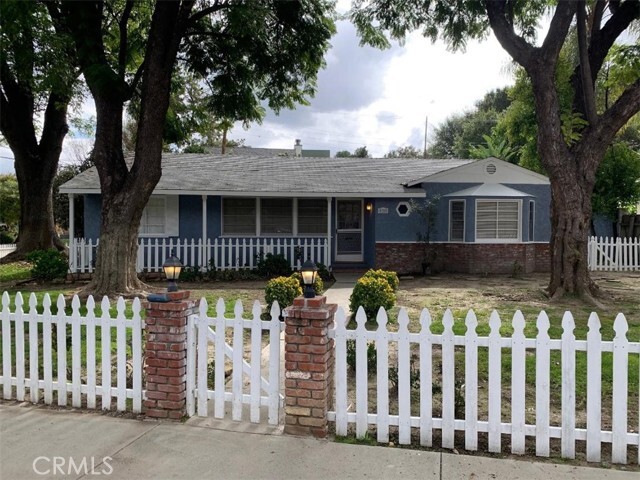 Primary Photo - 5250 Alhama Dr