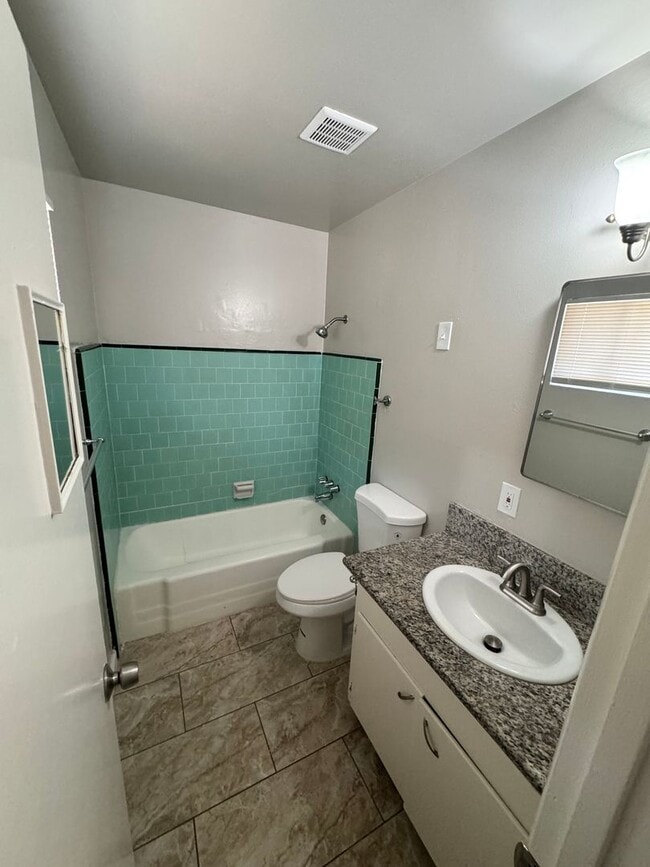 Foto del edificio - 728 N Palm Ave