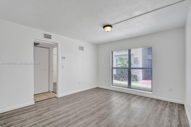 Foto del edificio - 4511 Treehouse Ln