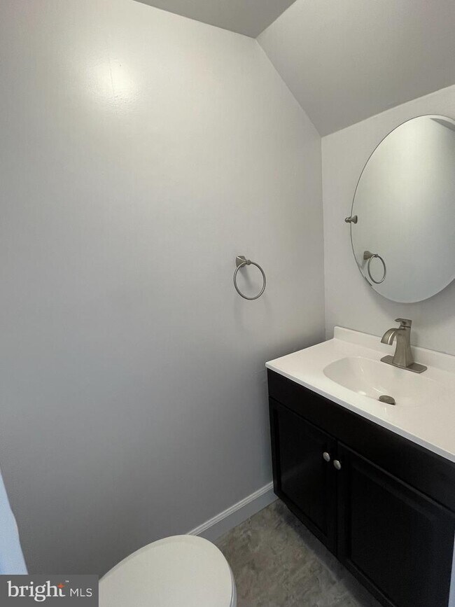 Foto del edificio - 325 Goose Creek Dr