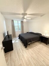 Building Photo - 19501 E Country Club Dr