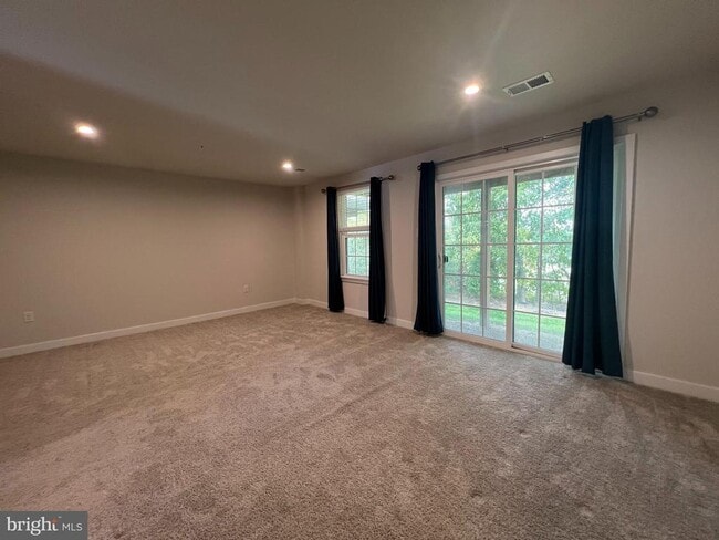 Building Photo - 24 Hunters Dr