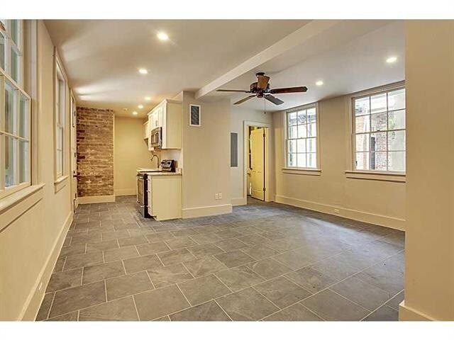 Foto del edificio - 713 St Ann St.