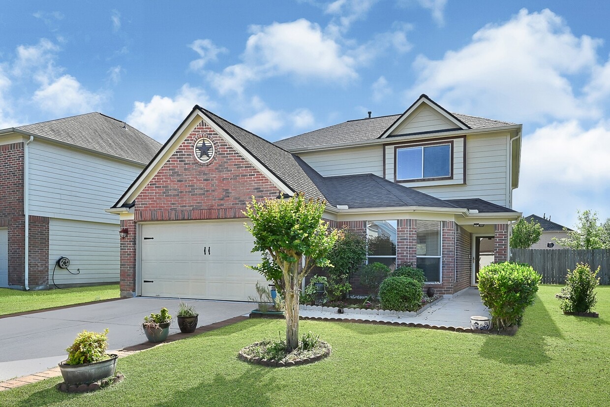 Foto principal - 8027 Saffron Ln
