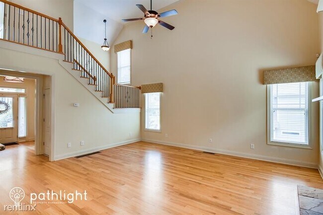 Foto del edificio - 5 br, 3.5 bath House - 214 Highwoods Pkwy