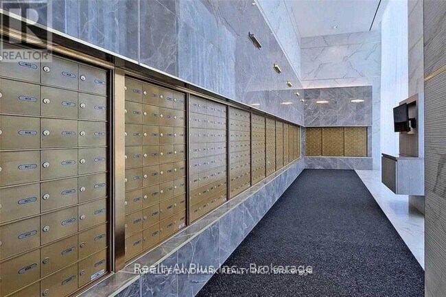 Building Photo - 898 Portage Pkwy