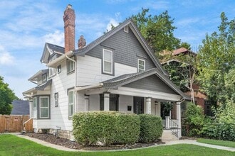 Building Photo - 2339 Summit St