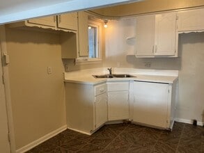 Building Photo - 7138 W Grantosa Dr