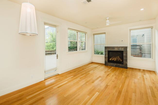 Photo - 972 Dolores St Apartment