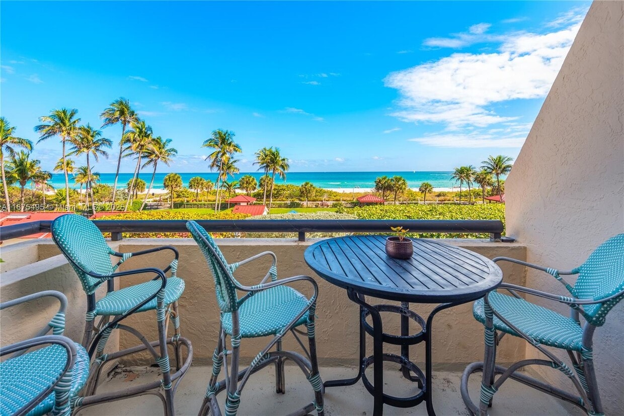 Primary Photo - 2555 Collins Ave