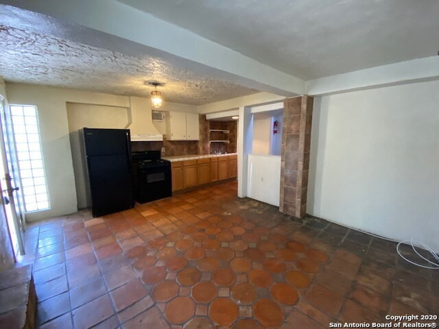 Building Photo - Charming 2-bedroom, 1-bath home available ...