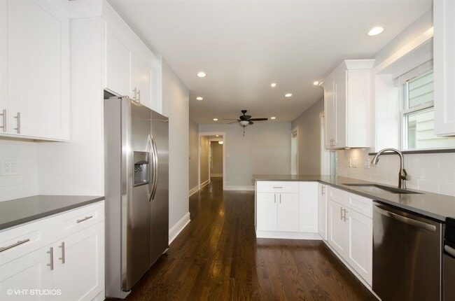 Building Photo - 5310 N Luna Ave