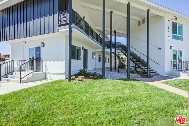 Building Photo - 1623 Arlington Ave