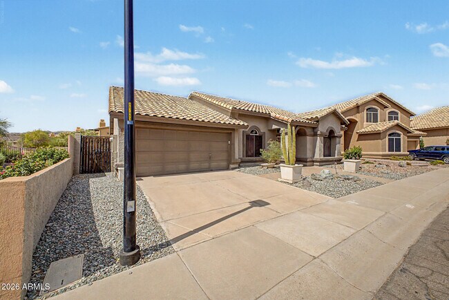 Building Photo - 1220 E Briarwood Terrace