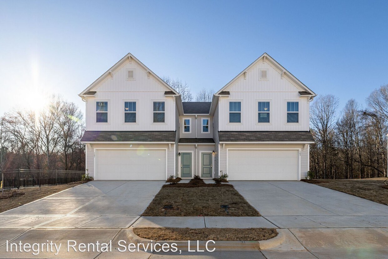 Primary Photo - 3 br, 2.5 bath House - 113 Gaelic Drive