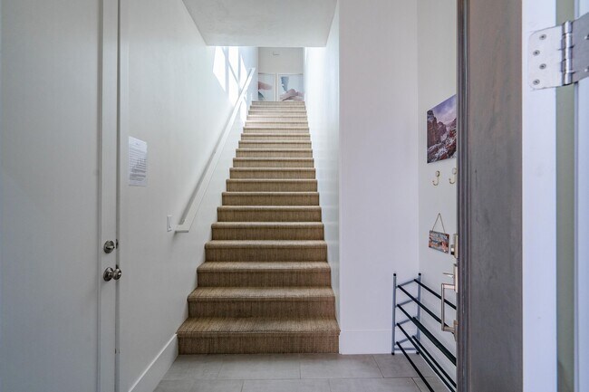 Foto del edificio - 3080 S Bloomington Dr
