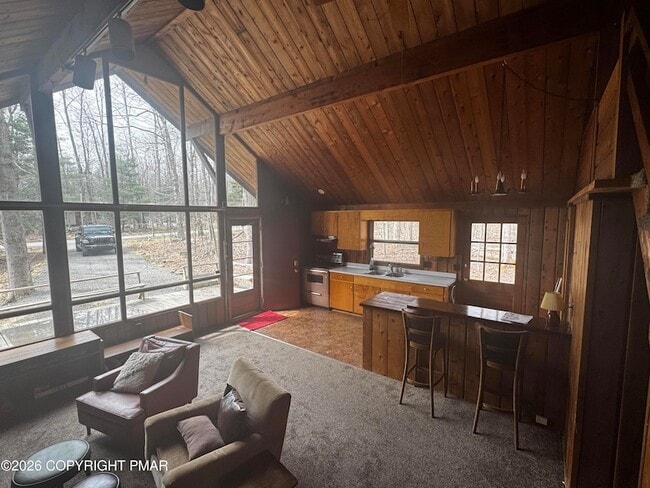 Foto del edificio - 174 Sweet Briar Rd