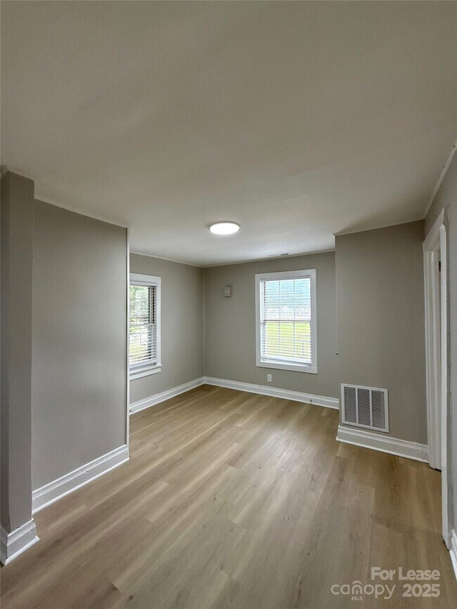 Foto del edificio - 1120 N Ransom St