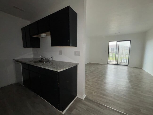 Building Photo - 711 Brett Cir