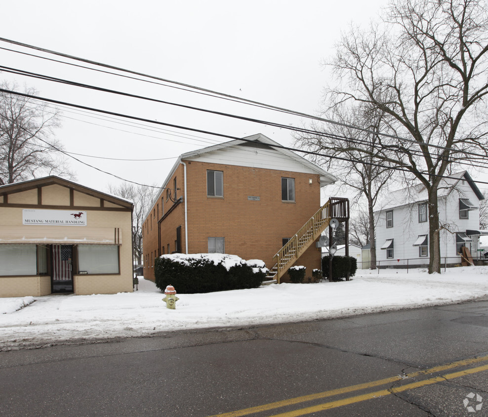 Building Photo - 1247 W Waterloo Rd