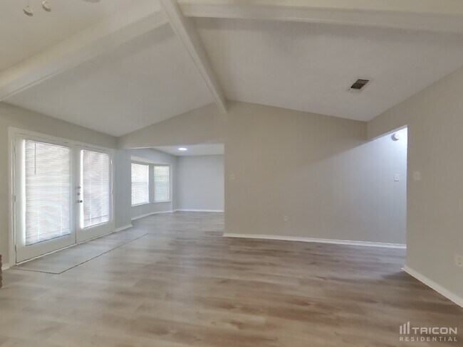 Foto del edificio - 934 Robinwood Dr